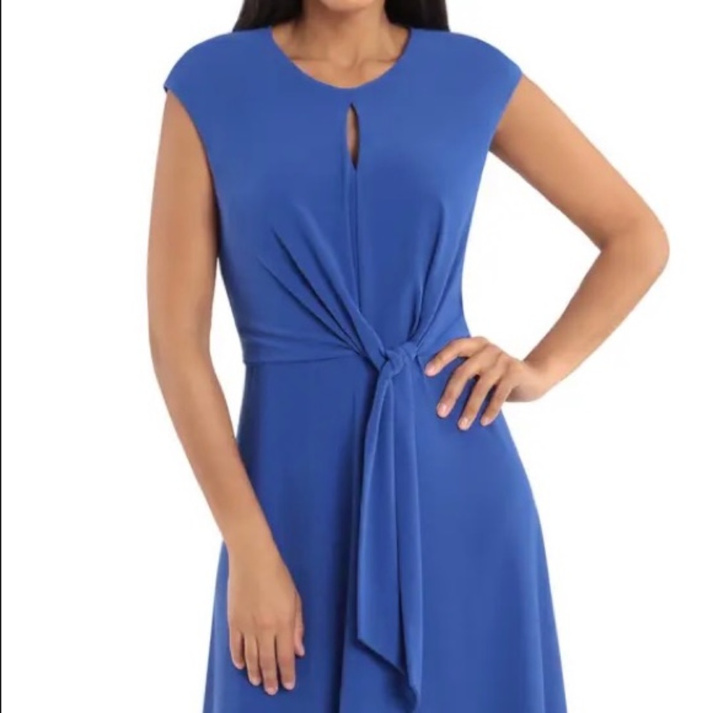 Extended cap sleeve front keyhole midi dress